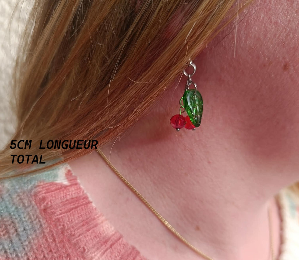 Boucles d'oreilles Cerise - Perles Rouges et Feuille Verte