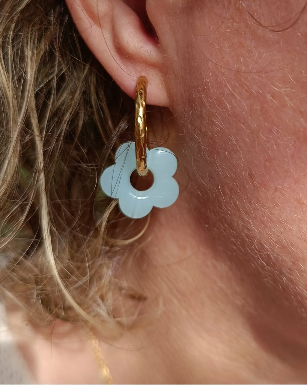 Boucles d'oreilles Créoles – Perle en Forme de Fleur | 3 cm