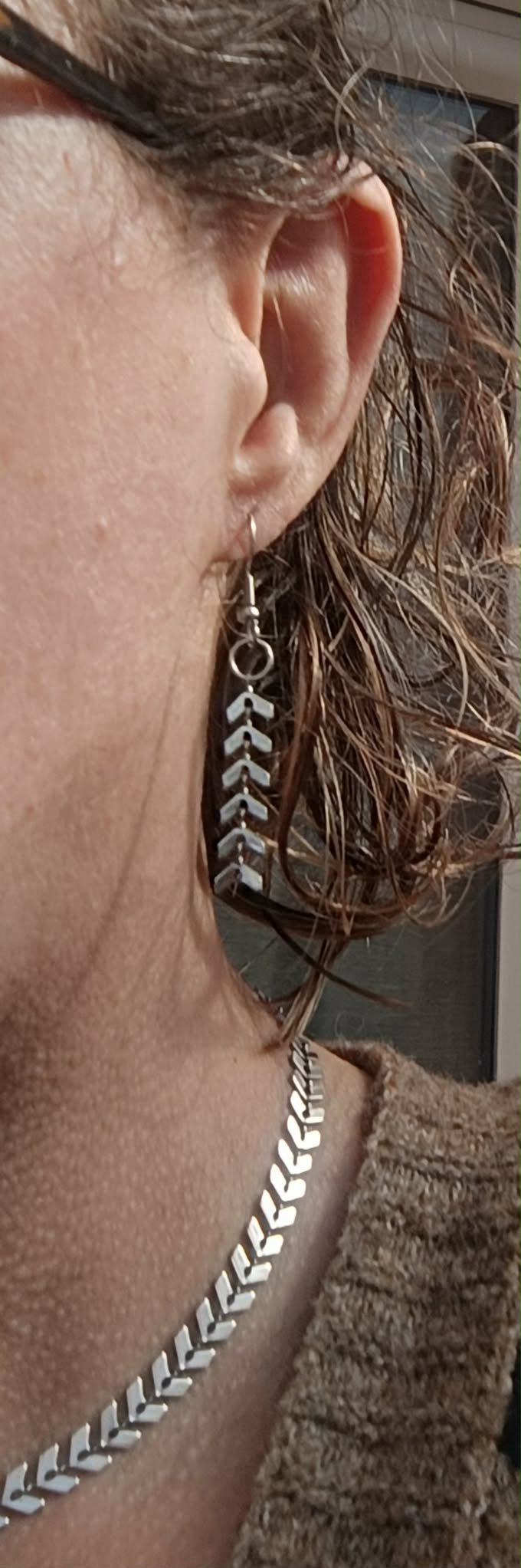 Boucles d'Oreilles Feuille Argentée 5 cm – Bijou Pendante Élégant