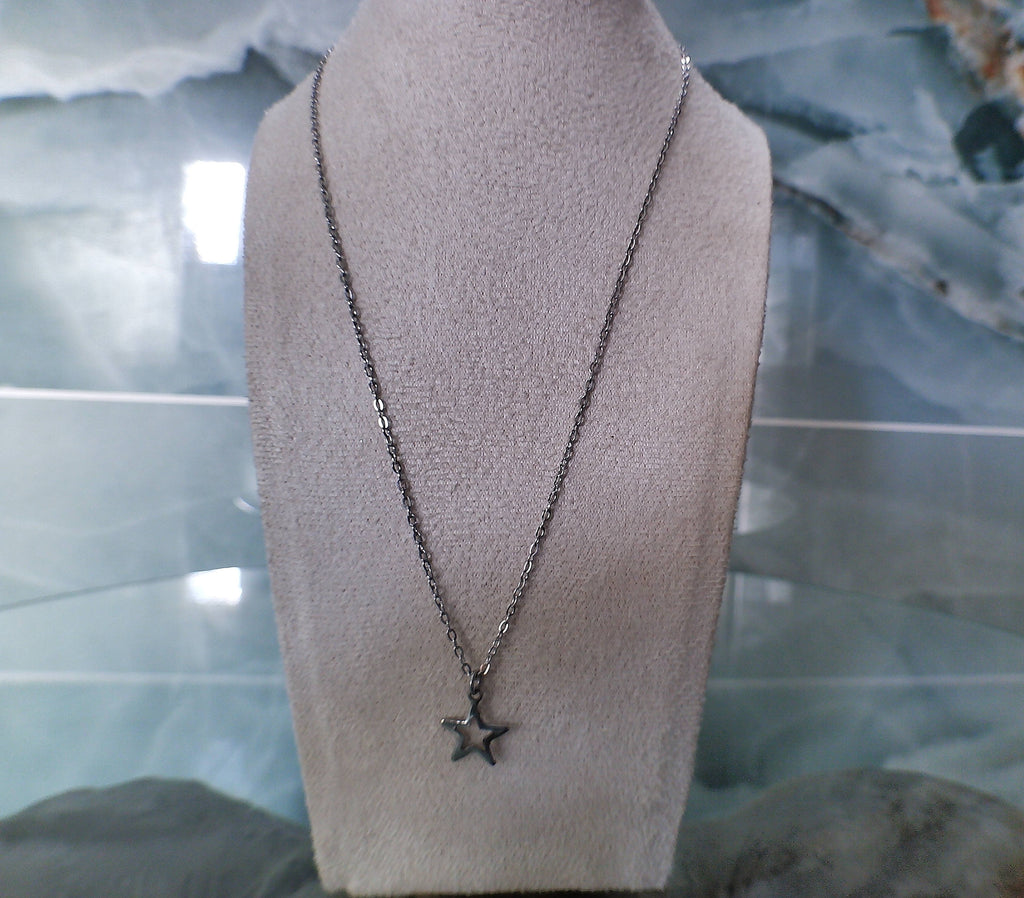 Collier étoile argentée - Pièce unique élégante