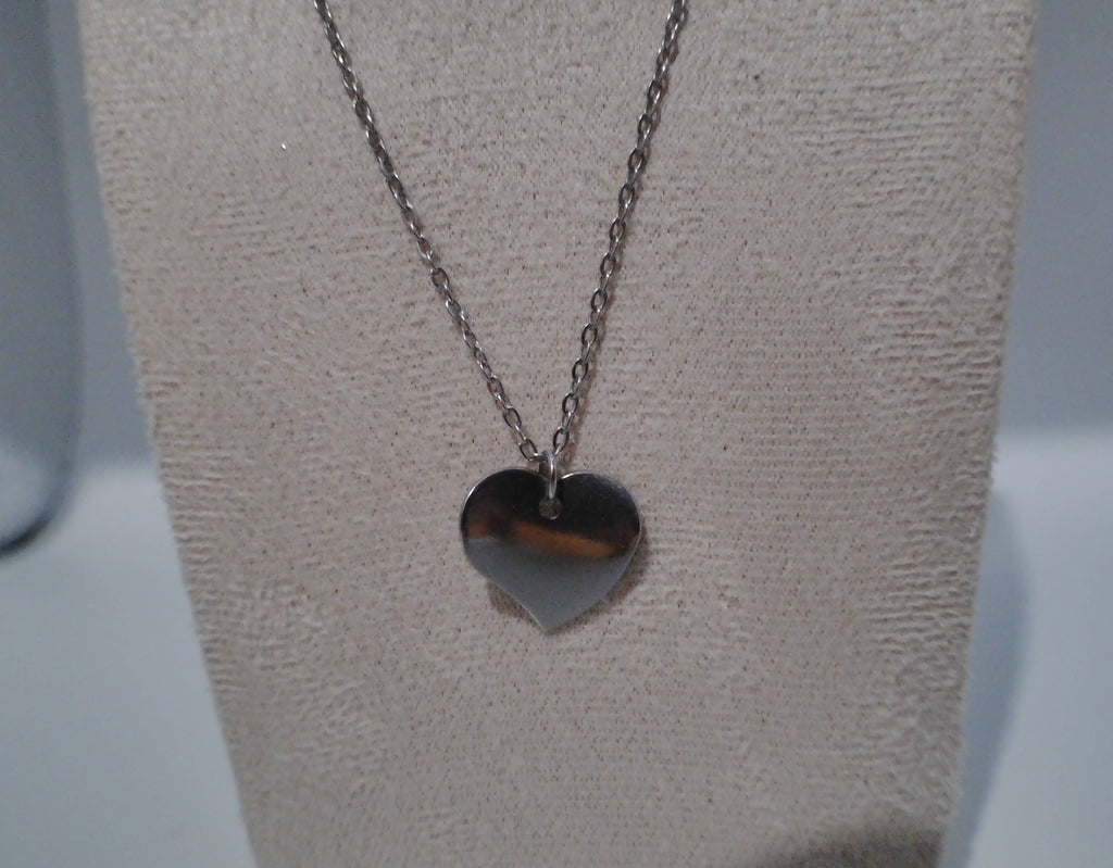 Collier Cœur Minimaliste Argenté - Pendentif Élégant