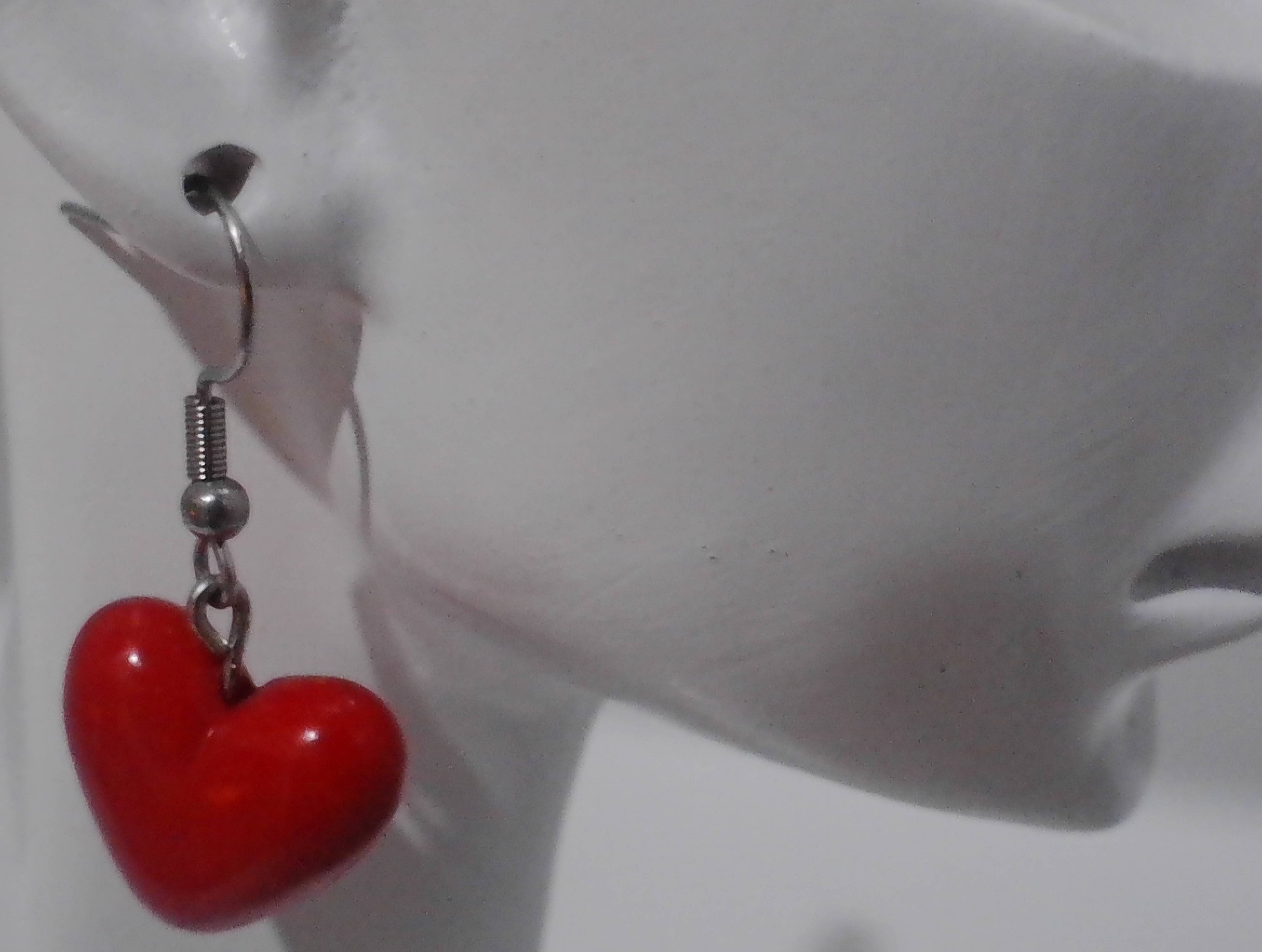 Boucles d oreille pendante cœur rouge brillante, les bijoux de liliya
