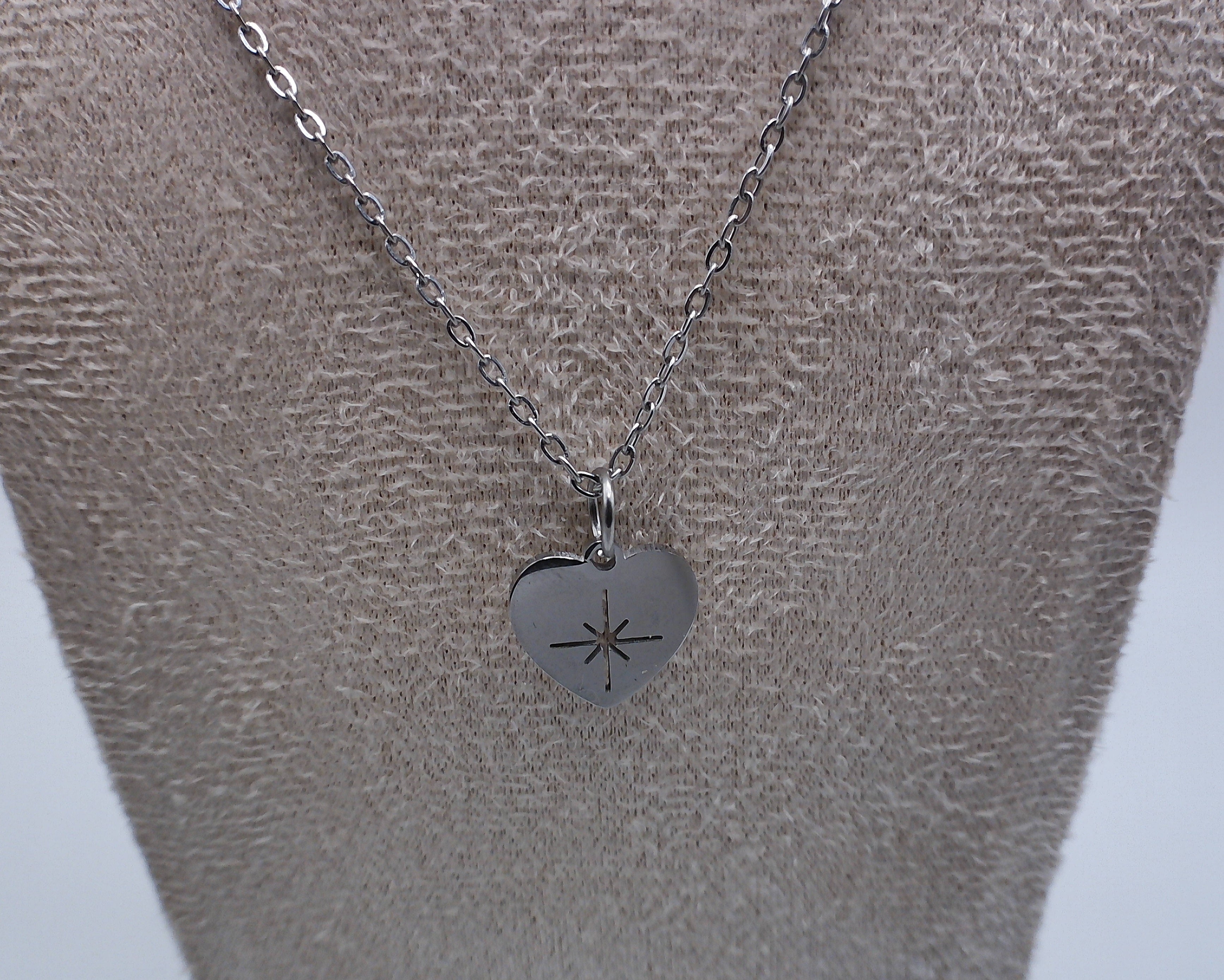 Collier Cœur Motif Étoile Ajouré - Pièce Unique Artisanale