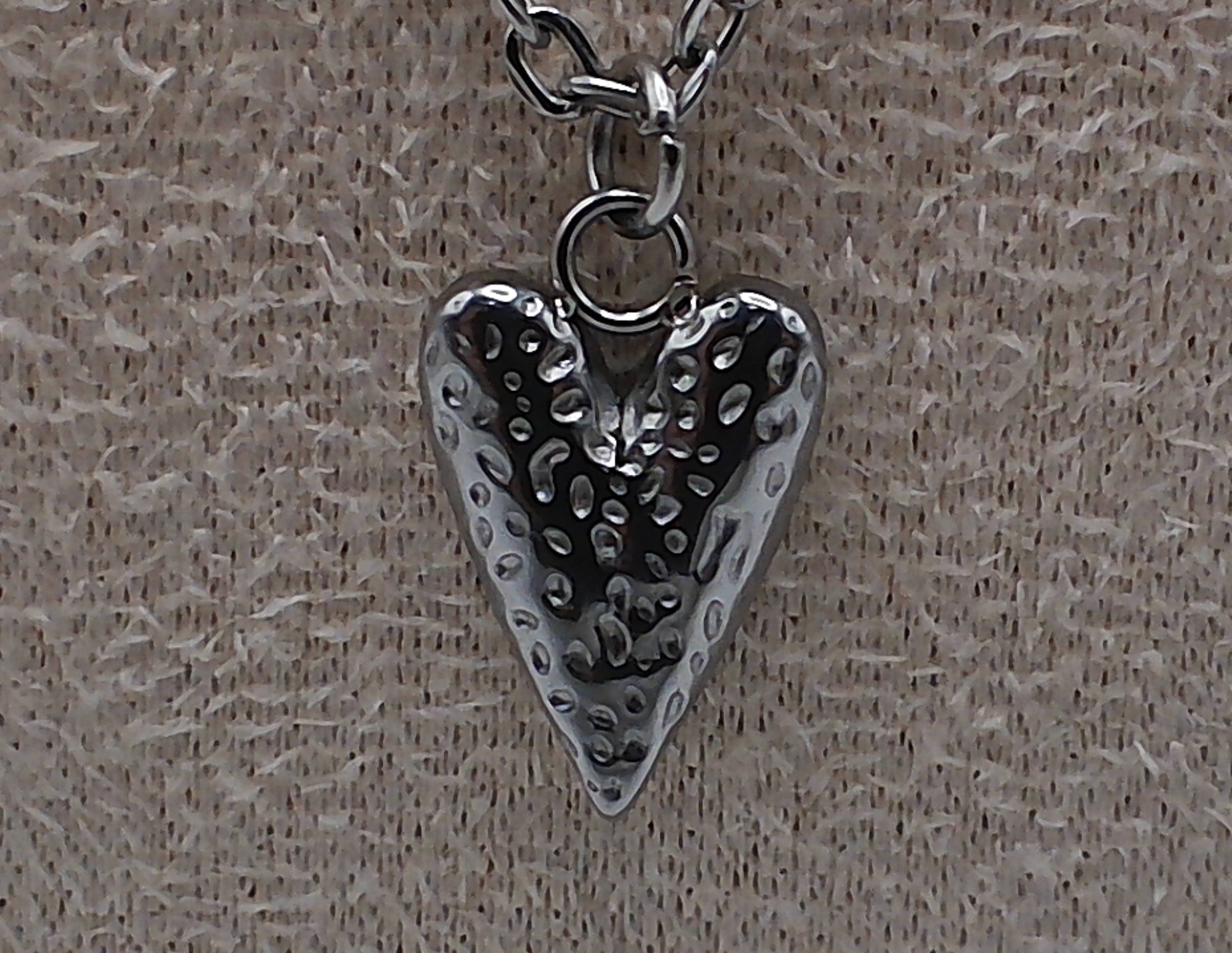 Collier Cœur Effet Martelé Doré - Pièce Unique Artisanale