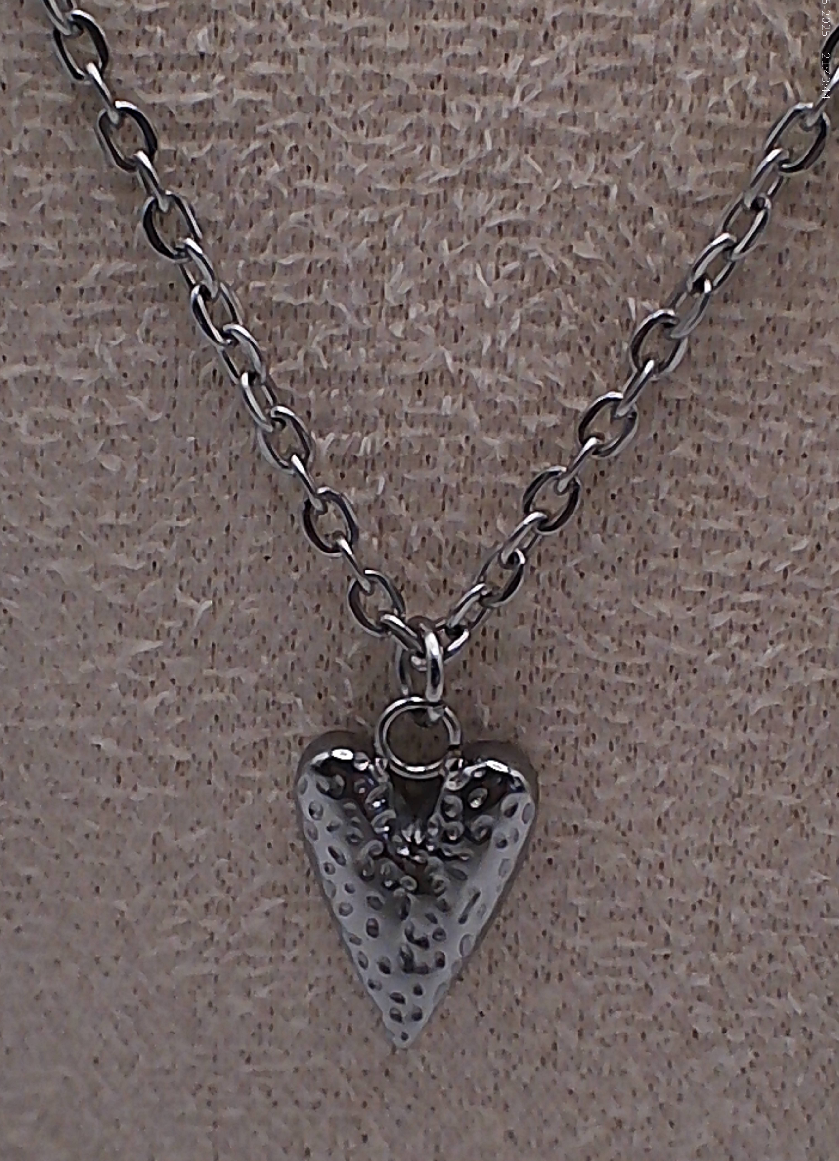 Collier Cœur Effet Martelé Doré - Pièce Unique Artisanale