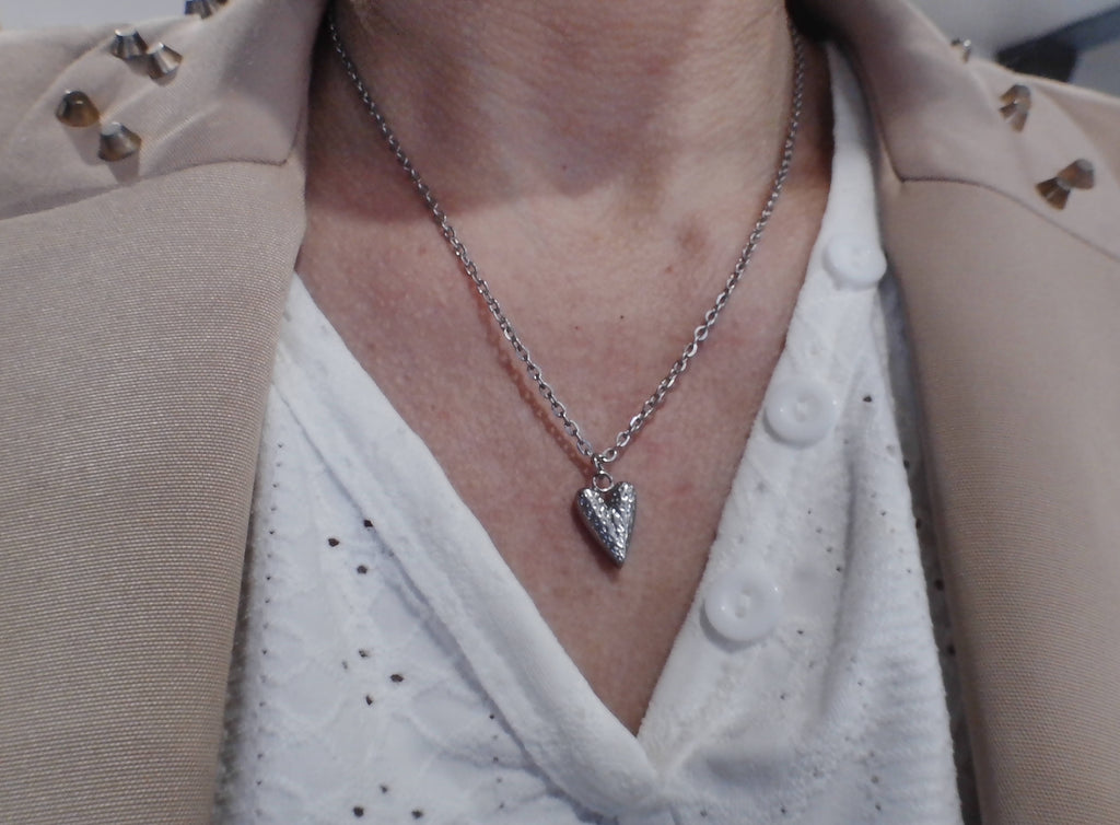 Collier Cœur Effet Martelé Doré - Pièce Unique Artisanale