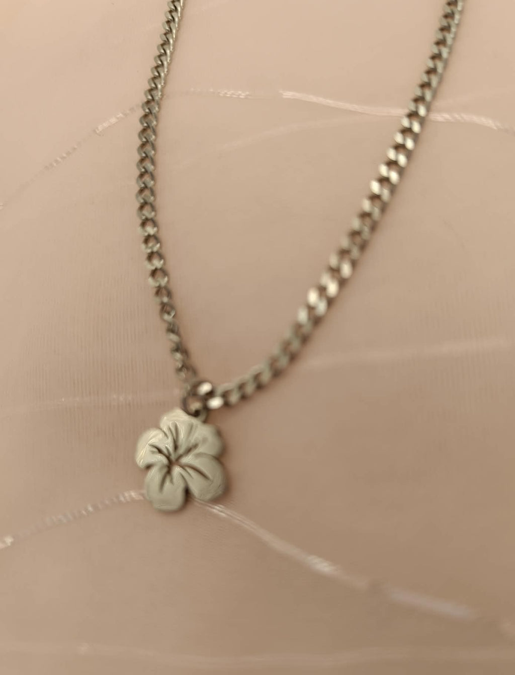 Collier Maille Gourmette Pendentif Trèfle - Bijou Unique