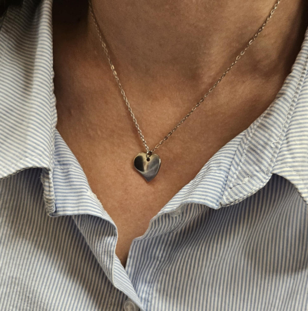 Collier Cœur Minimaliste Argenté - Pendentif Élégant
