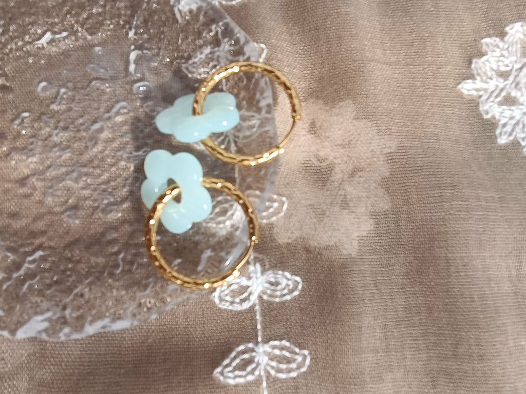 Boucles d'oreilles Créoles – Perle en Forme de Fleur | 3 cm